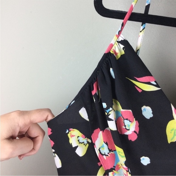 ⭐️Anthro’s Yumi Kim,Lea Wrap,POCKETS, Floral Sleeveless Black Romper, Size L - Picture 9 of 16